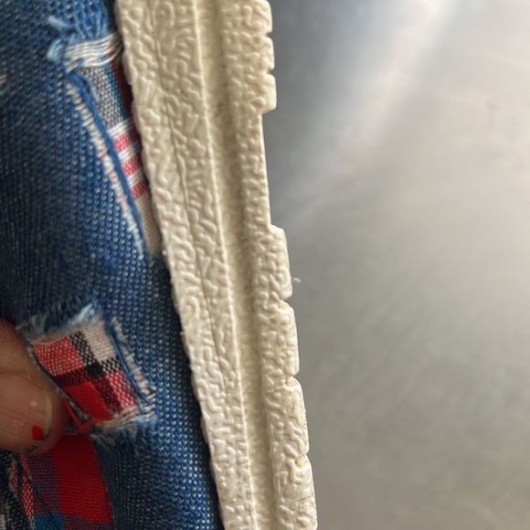 Hylianz Shoes gentle used size 8. Super cute patches for stay and design. #346 - Picture 8 of 8